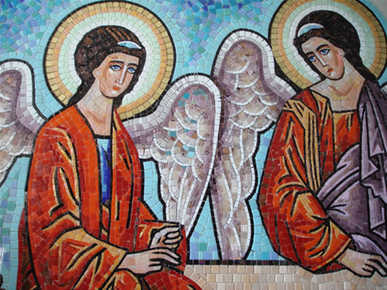 Фрагмент мозаїчного панно образу Святої Трійці